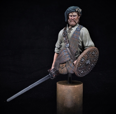 18th Century Highlander Bust, Resin bust/half figure in 1/10 scale.  This kit includes an alternate left arm holding a targe.