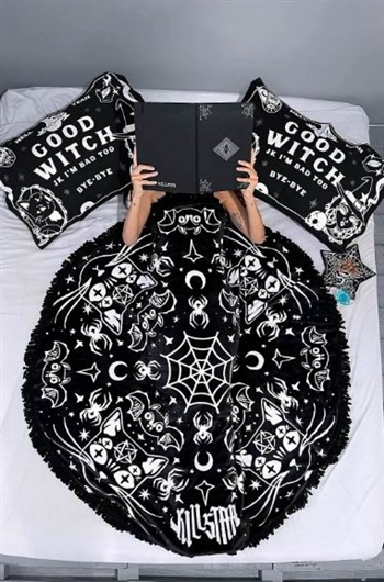 KILLSTAR Spoopy Round Blanket [BLACK w/WHITE]