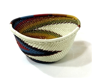 TW Small Triangle Bowl  /  TW-WD-TRI OUT OF STOCK