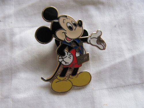 Disney Pin Trading