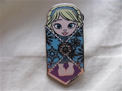 Disney Trading Pin 114342 Anna and Elsa Swaddled in Baby Blanket - Elsa only