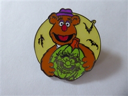 Disney Trading Pins 167993     Fozzie Bear with Animal Pumpkin - Muppets Halloween 2024 Booster - Mickey Mouse Family Collection - Glow in the Dark