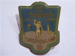 DLR Cast Member - 35th Anniversary Shield Set (Tomorrowland)