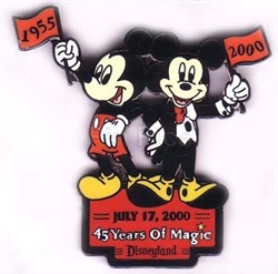 Disney Trading Pins 45 Years of Magic (1955-2000)