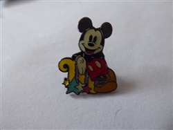 Disney Trading Pin 46777     Classics 50's - Mickey Leaning on 'M'