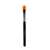 Crown-Oval-Concealer-Brush