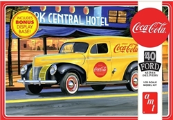 AMT ... FORD SEDAN DELIVERY COCA-COLA 1940 1/25