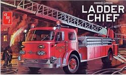 AMT ... AMERICAN LAFRANCE LADDER CHIEF FIRE TRUCK 1/25
