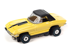 AUTO WORLD VYEL... 1967 CHEVY CORVETTE YELLOW