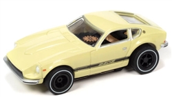 AUTO WORLD SUNYEL... IMPORT HEAT 1973 DATSUN 240Z YELLOW