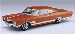 HASEGAWA PLASTICS ... BUICK 1966 WILD CAT COUPE W/GIRL FIGURE 1/24