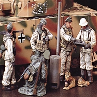TAMIYA ... GERMAN SOLDIER FIELD 1/35
