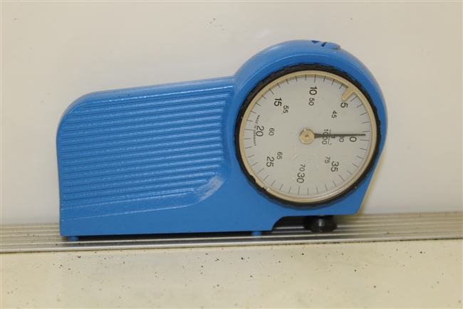 Side Dial Indicator