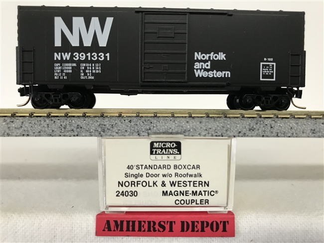 24030 Micro Trains Norfolk & Western Box Car N & W