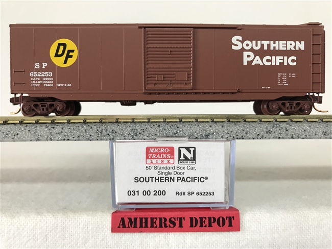 31 00 200 Micro Trains Southern Pacific Box Car SP