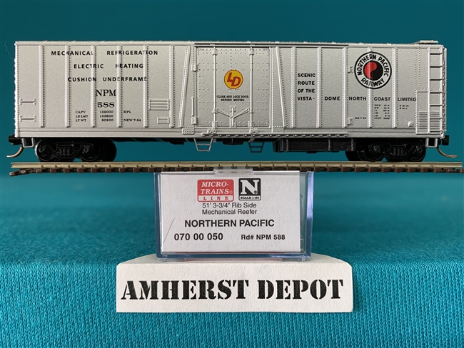 70 00 050 Micro Trains Northern Pacific #720 Reefer Car