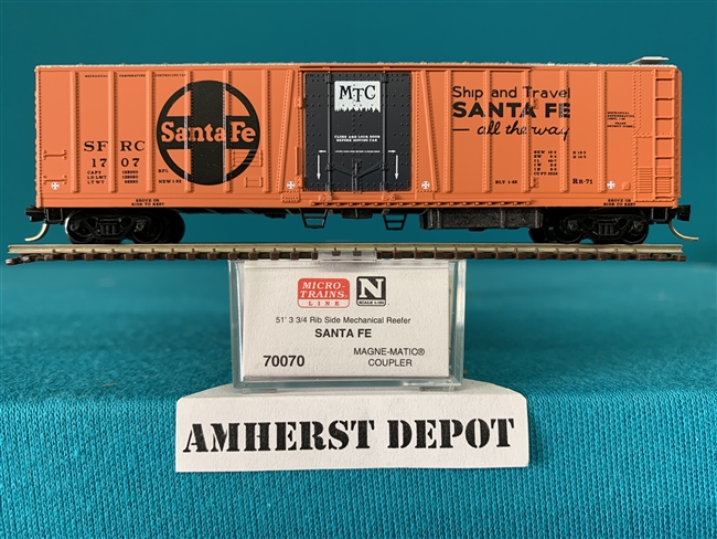 70070 Micro Trains Santa Fe #1707 Reefer Car ATSF