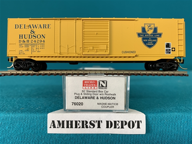 76020 Micro Trains Delaware & Hudson Box Car D & H