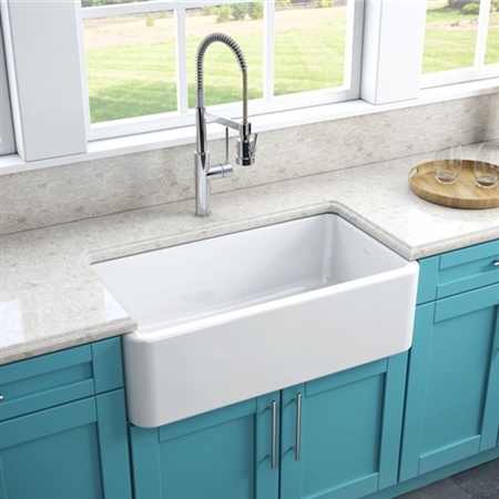 Valence Reversible Matte Farmhouse Sink with Cutting Board
