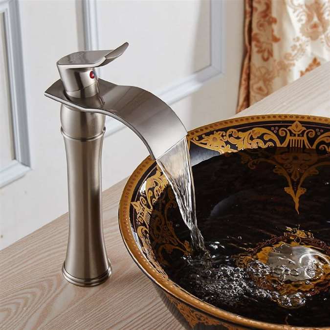 Alava Single Handle Bathroom Sink Faucet with Drain