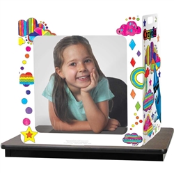 The new Crayola™ Carry-With-Me Desk Shield lets you send your child to school with an extra layer of protection! It features a two-sided design with built-in hand slots that make the desk shield easy to carry between classrooms.