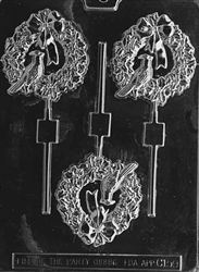 Wreath with Cardinal Mold