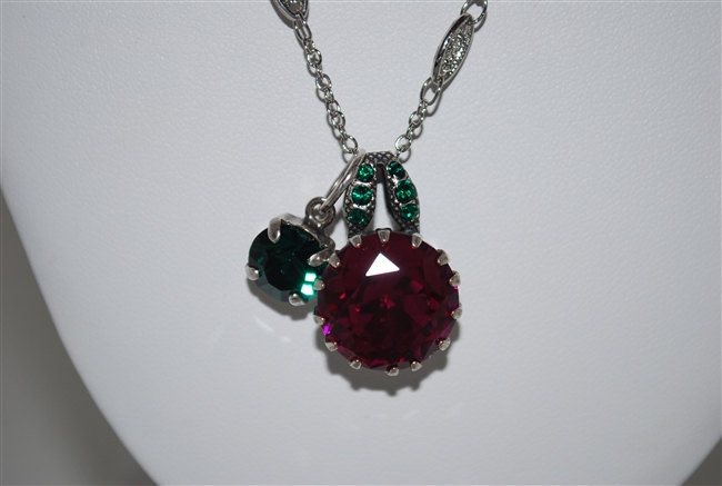 Mariana "Happy Days" Pendant with Swarovski Crystal and 18" chain and .925 Silver Plated