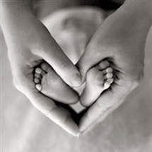 New Baby Hands On Feet Card 16cm