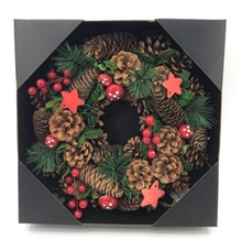 Red Star And Pinecone Wreath 30cm