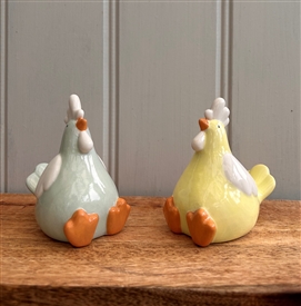 DUE MID JANUARY - 2asst Porcelain Sitting Chicken Ornaments 8.5cm