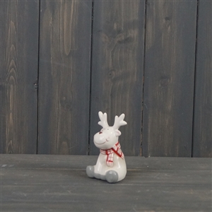 Ceramic Sitting Reindeer With Scarf 10.1cm