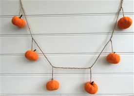 DUE EARLY AUGUST Hanging Pumpkins Garland Decoration 120cm
