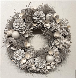 Arctic Treasures Christmas Wreath 35cm