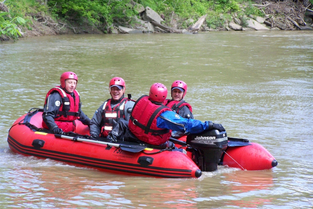 F-XZA-550AL - TRANSOM STYLE RESCUE BOAT - 18'