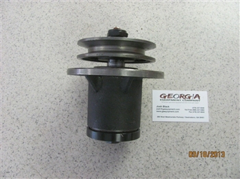 This sale is for (1) KING KUTTER BLADE SPINDLE ASSEMBLY.  This is the King Kutter part number 502303.  This spindle fits the 4',5',6',& 7' finishing/grooming mowers.  We carry a lot of king kutter parts and if you don't see what you are looking for get in