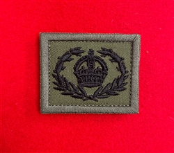 High Quality UBAC'S PCS King's Crown WO2  RQ  Olive Green Black Thread Hook and Loop Backing Combat Rank Patch