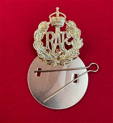 Royal Air Force RAF Brass Airman's Beret Badge Tudor King's Crown. This badge is MOD Licensed.
