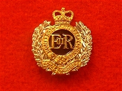 Lapel Badge ( Royal Engineers ) Boxed RE Army Lapel Badge