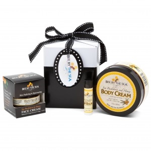 Bee by the Sea Gift Box - Small, Option 2