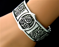 Pewter Celtic Triskele Cuff Bracelet (#JPEW7013)