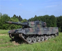 13428 1:72 German Army Leopard 2A4