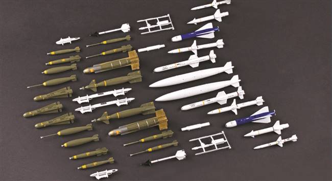 703302 1/32 US Aircraft Weapons 1