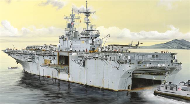 83403 1/700 Essex LHD-2