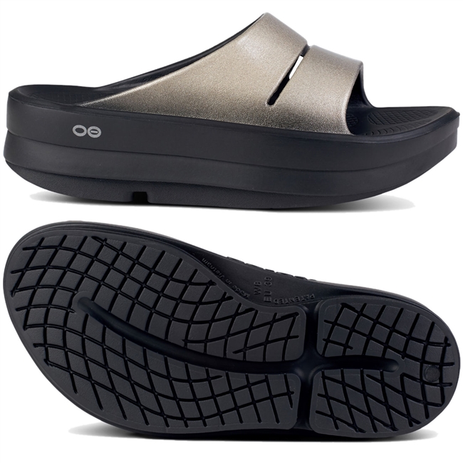 OOFOS Women's OOMEGA OOAHH Luxe Slide Sandal. (Black/Latte)