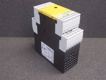 USED SIEMENS SIRIUS SAFETY RELAY WITH RELEASE CIRCUIT