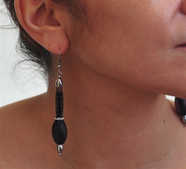 Sparkle black earrings with rhinestones