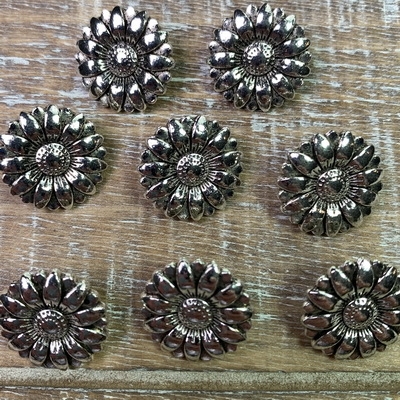 18mm Antique Silver Sunflower Button