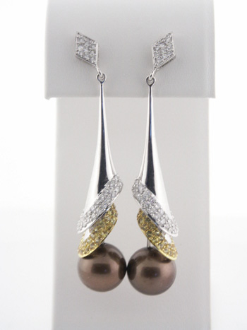 EDP2099 18k White Gold Diamond Pearl Earrings