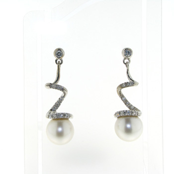 EDP2176 18k White Gold Diamond Pearl Earrings