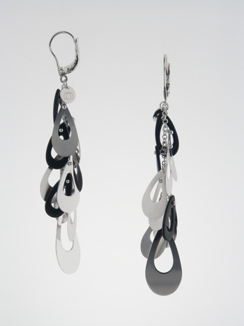 EGC1006 18k White Gold Onyx Earrings